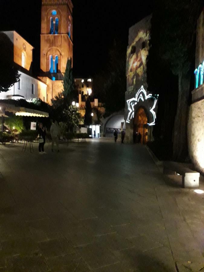il cortile Villa Ravello Esterno foto