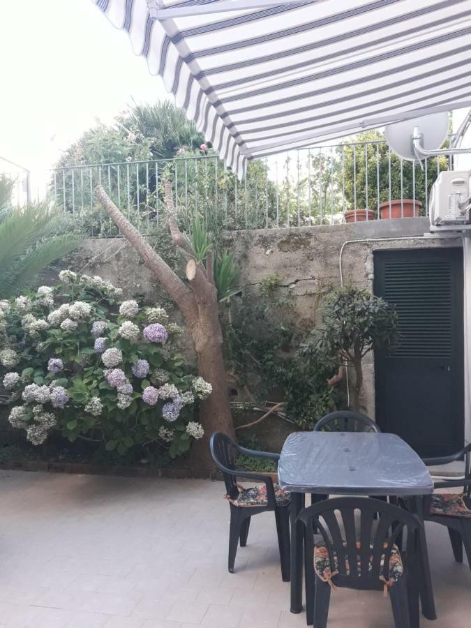 il cortile Villa Ravello Esterno foto