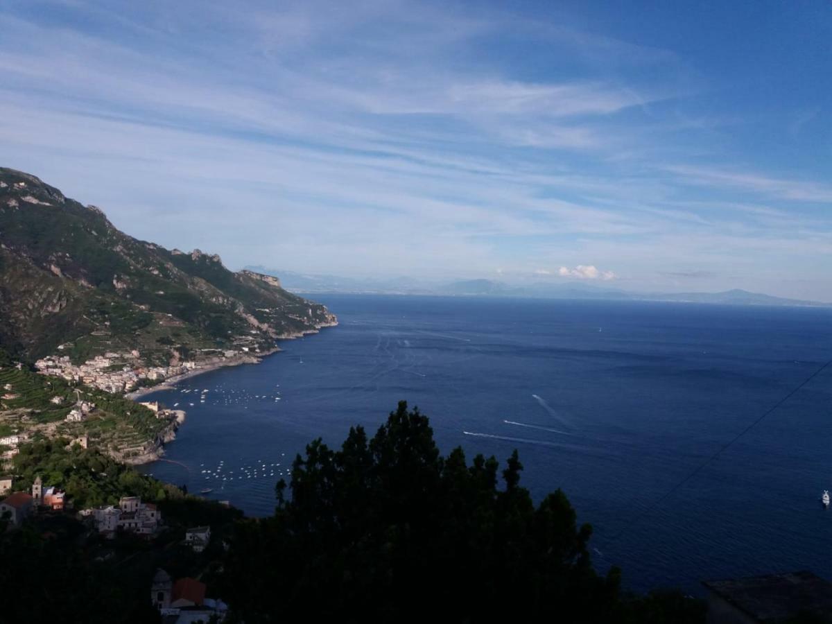 il cortile Villa Ravello Esterno foto