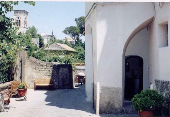 il cortile Villa Ravello Esterno foto